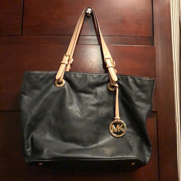 Michael Kors Handbags - Michael Kors Purse